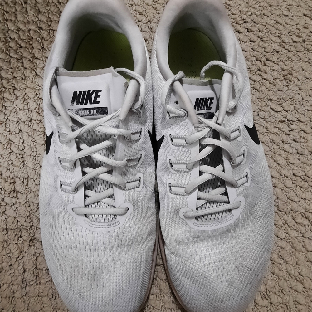 Nike Running Shoes - Picture 3 of 5